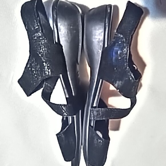 🌺BUNDLE ONLY🌺MUNRO LADIES BLACK SANDALS - Picture 2 of 9